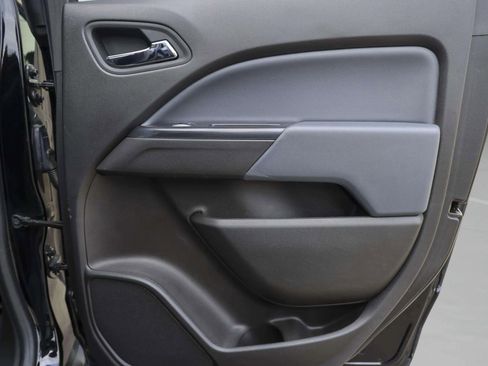 Used 2021 Chevrolet Colorado Z71 w/ Z71 Midnight Edition image 26