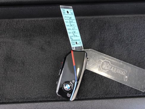 Used 2025 BMW X7 M60i AWD/4WD image 31