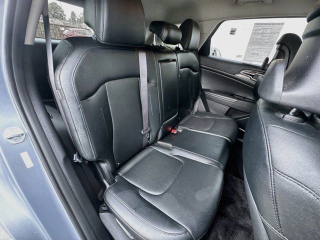 Used 2025 Kia Sportage EX AWD/4WD image 23