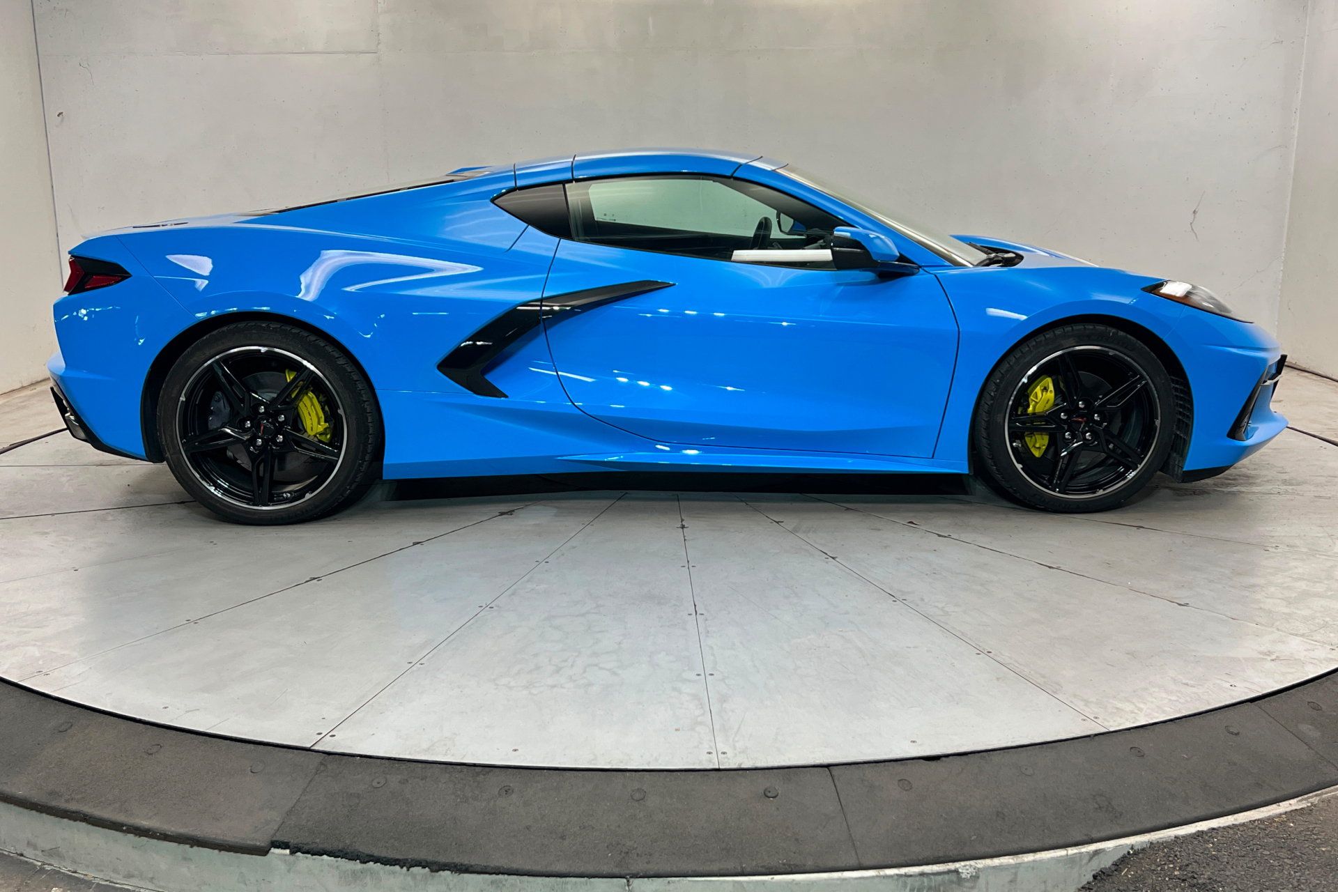 Used 2024 Chevrolet Corvette Stingray Preferred Cpe w/ 2LT RWD image 7