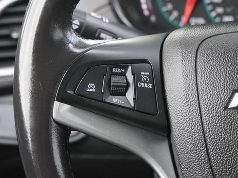 Used 2018 Chevrolet Trax LT w/ LT Convenience Package AWD/4WD image 14