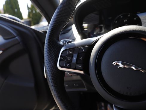 Certified 2023 Jaguar F-TYPE R AWD/4WD image 20
