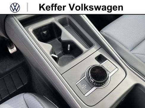 New 2026 Volkswagen Tiguan SE R-Line FWD image 22