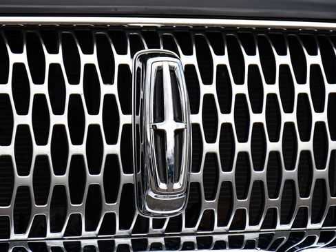 Used 2022 Lincoln Nautilus AWD w/ Premium Package image 33