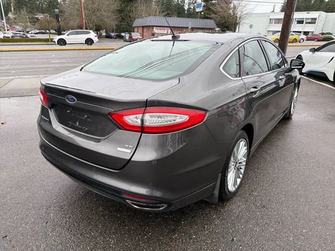 Used 2016 Ford Fusion SE w/ Equipment Group 202A image 7