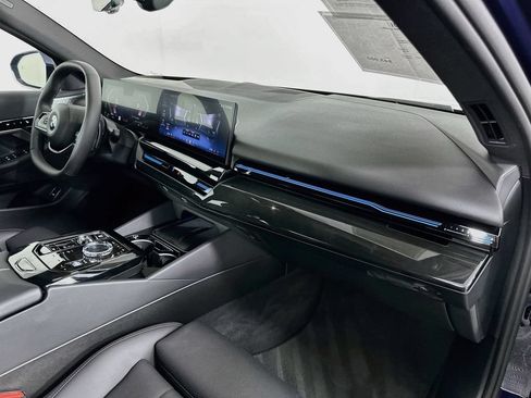 Used 2024 BMW 530i w/ Executive Package RWD image 29