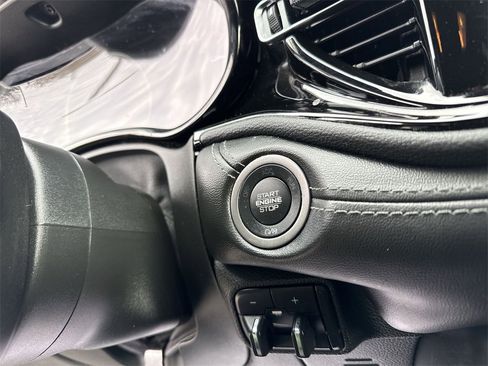 Used 2023 Dodge Durango SXT Launch Edition image 16