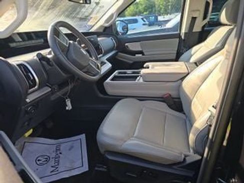 Used 2025 Ford Expedition Max Active AWD/4WD image 10