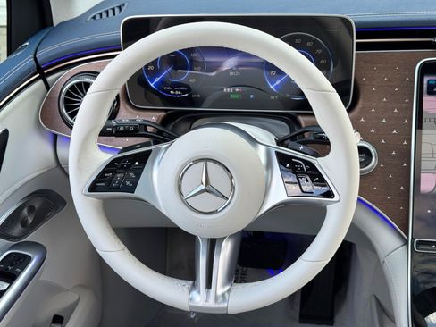 Used 2023 Mercedes-Benz EQE 500 4MATIC SUV image 21