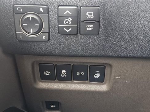 Used 2023 Lexus GX 460 Luxury w/ Sport Design Package AWD/4WD image 33