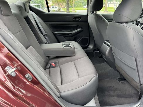 Used 2024 Nissan Altima 2.5 SV FWD image 15
