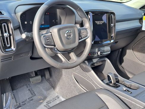 New 2026 Volvo XC40 B5 Core w/ Climate Package image 5