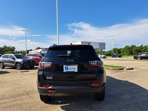 Used 2024 Jeep Compass Trailhawk AWD/4WD image 6