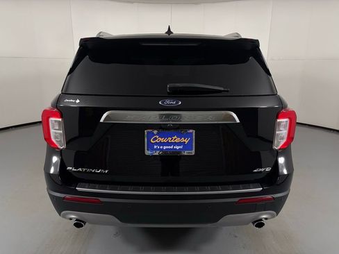 Used 2022 Ford Explorer Platinum w/ Premium Technology Package image 7