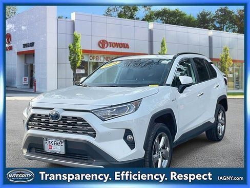 Used 2020 Toyota RAV4 Limited image 4