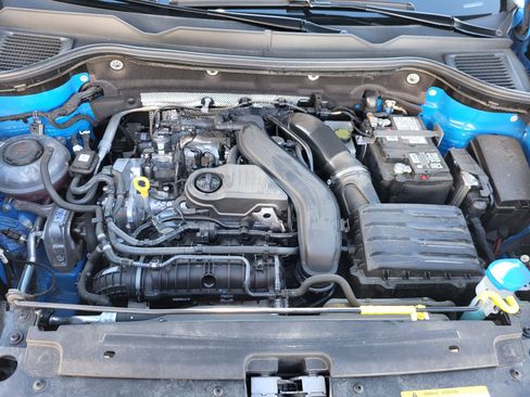 Certified 2024 Volkswagen Taos SE w/ Panoramic Sunroof Package image 23