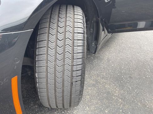 Used 2022 BMW 530e w/ Premium Package image 8