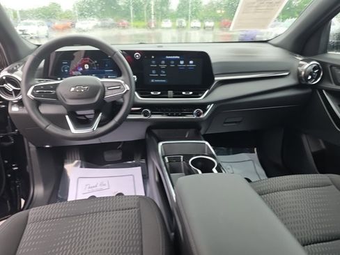 Used 2025 Chevrolet Equinox LT w/ Safety and Technology Package AWD/4WD image 14