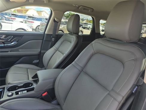 New 2026 Lincoln Corsair Premiere image 15