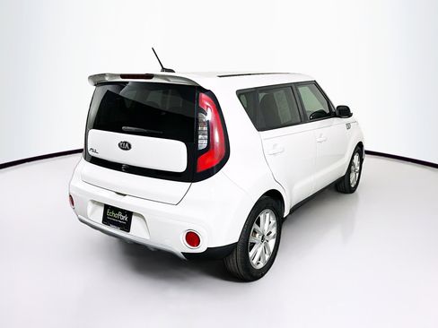 Used 2017 Kia Soul + image 9