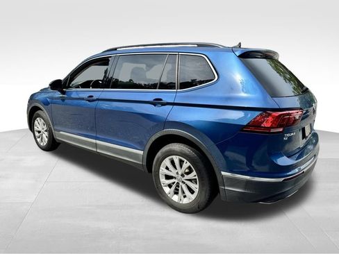 Used 2018 Volkswagen Tiguan SE w/ Panoramic Sunroof Package AWD/4WD image 3