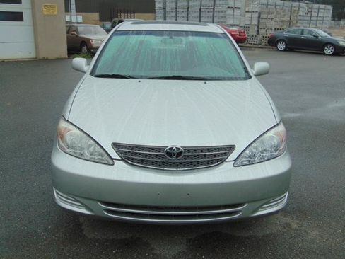 Used 2004 Toyota Camry LE FWD image 2