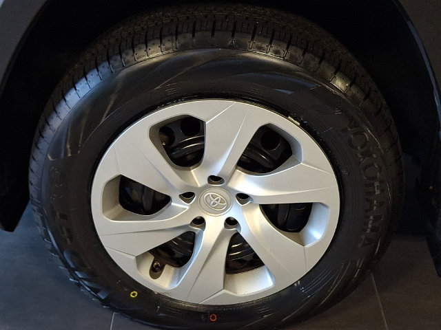 Used 2019 Toyota RAV4 LE w/ All Weather Liner Package AWD/4WD image 10