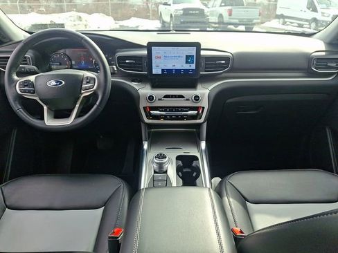 Used 2023 Ford Explorer XLT w/ Equipment Group 202A image 14