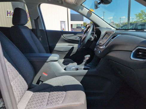 Used 2023 Chevrolet Equinox LT w/ Driver Convenience Package image 16