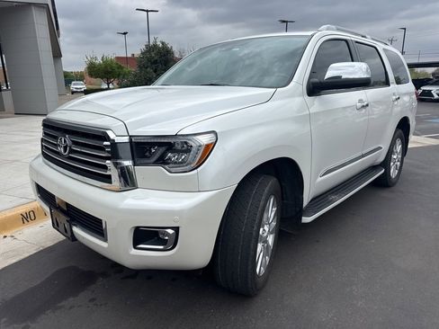 Used 2020 Toyota Sequoia Platinum image 1