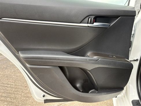 Used 2022 Toyota Camry SE image 22
