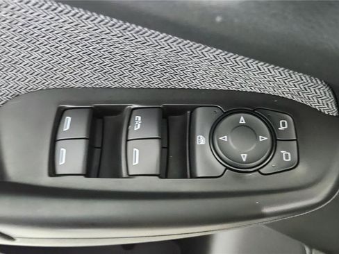Used 2025 Chevrolet TrailBlazer LT FWD image 16