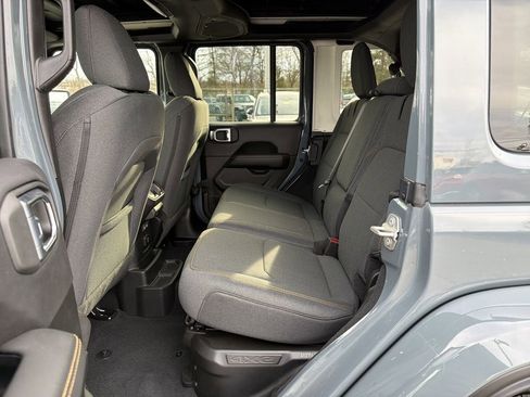 Used 2024 Jeep Wrangler Unlimited Sahara w/ Safety Group image 14