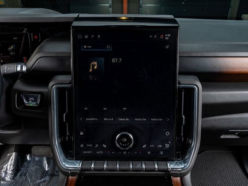 Used 2025 GMC Yukon Denali image 20