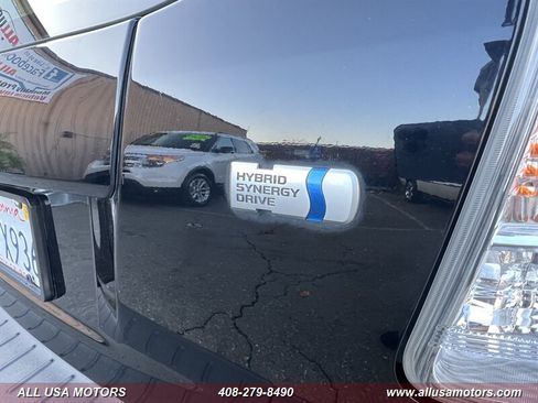 Used 2012 Toyota Prius V Three image 10