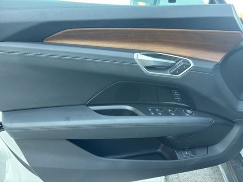 Used 2022 Audi e-tron GT Premium Plus image 21
