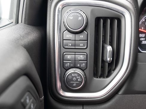 Used 2019 Chevrolet Silverado 1500 LTZ w/ LTZ Premium Package AWD/4WD image 10