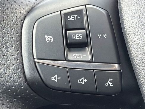 Used 2025 Ford Escape ST-Line FWD image 25