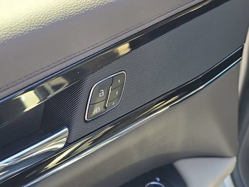 Used 2023 Lincoln Nautilus FWD image 10