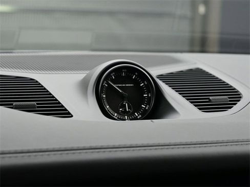 Certified 2025 Porsche Cayenne GTS image 12