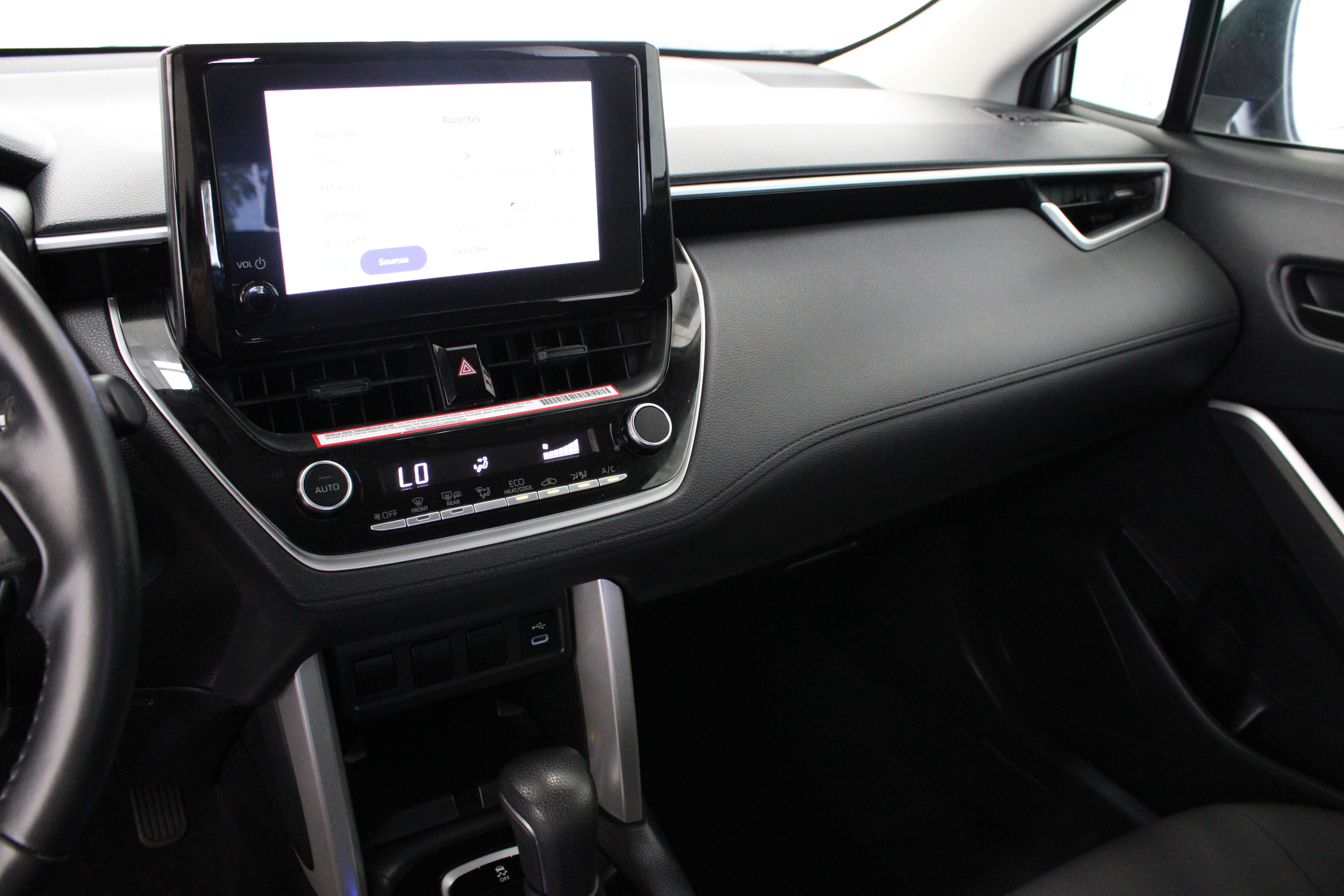 Used 2024 Toyota Corolla Cross LE FWD image 15