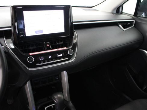 Used 2024 Toyota Corolla Cross LE FWD image 15