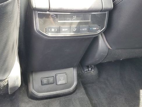 Used 2020 Toyota Highlander Limited AWD/4WD image 12