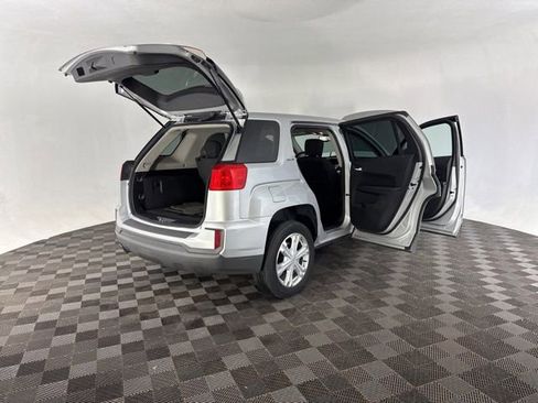 Used 2017 GMC Terrain SLE image 18