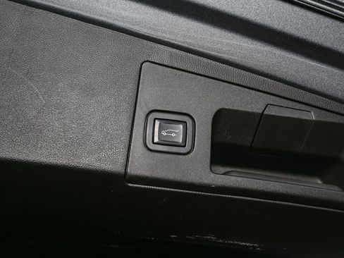 Used 2023 Cadillac XT5 Premium Luxury image 13