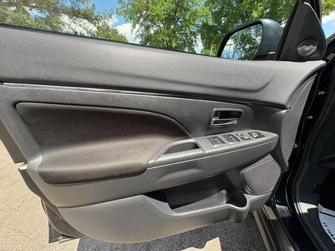 Used 2025 Mitsubishi Outlander Sport AWD image 28