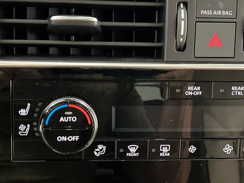 Used 2022 Nissan Armada Platinum w/ Captain's Chairs Package RWD image 71