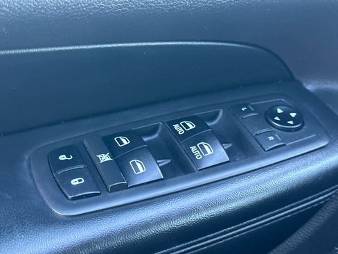 Used 2018 Jeep Grand Cherokee Altitude image 13