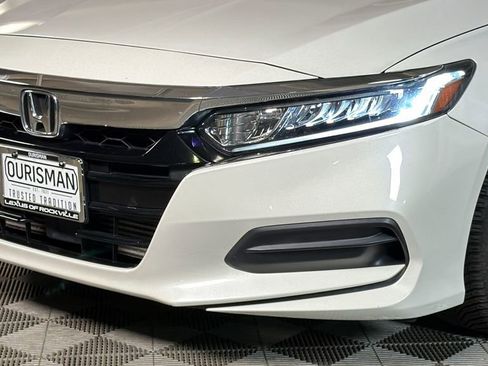 Used 2018 Honda Accord LX image 3