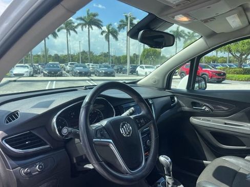 Used 2021 Buick Encore Preferred AWD/4WD image 28